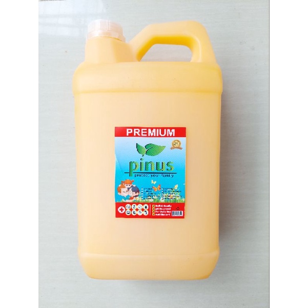 Karbol cairan pembersih lantai Wipol 5 Liter