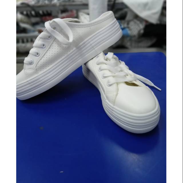 Sepatu cardinal