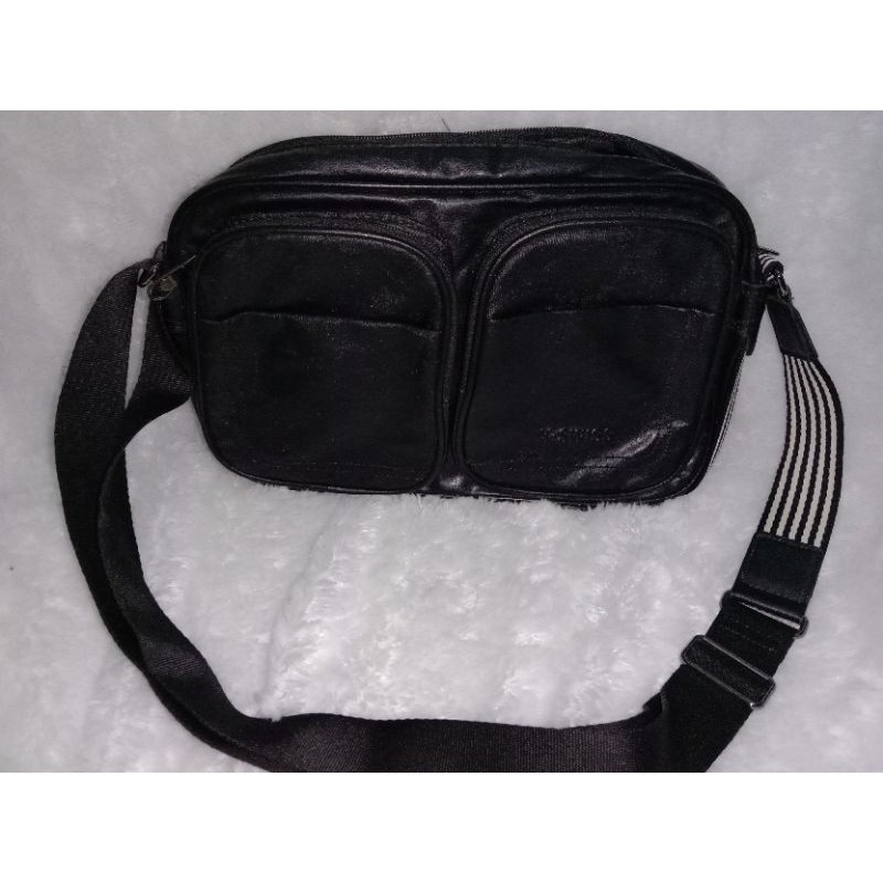 tas selempang k_swiss