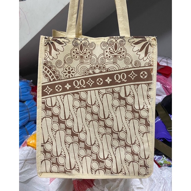 HARGA LUSIN ISI 12 BIJI-TAS HAJATAN BOX NASI HEBOH 22x22