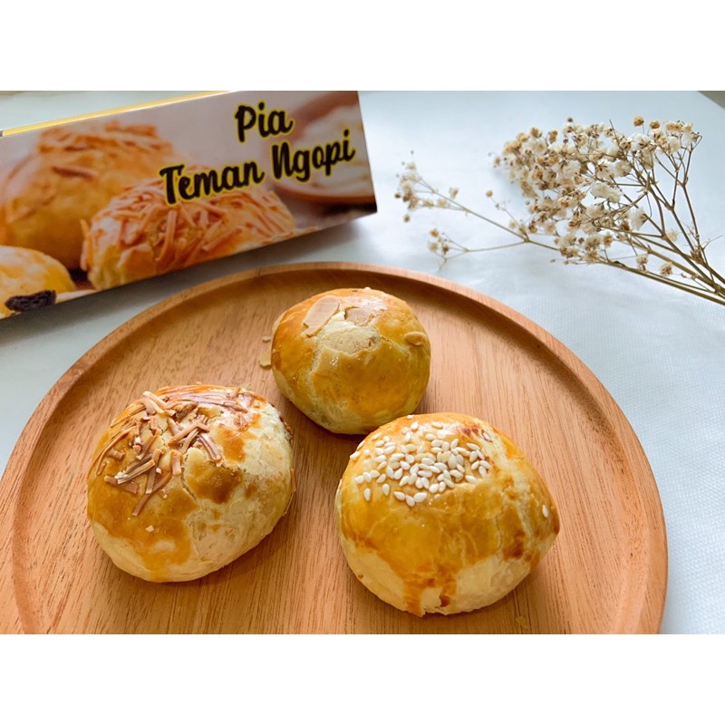 

GR [PIA TEMAN NGOPI by DTaste] Pia Bandung Murah Oleh oleh Bandung Kue Pia Kekinian Kue Pia Khas