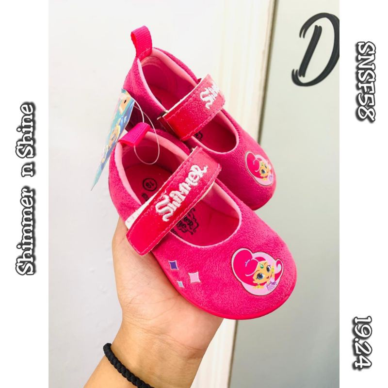 sepatu pink