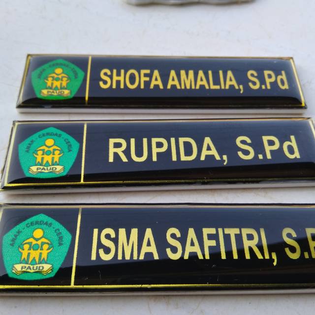 

Name tag pengait magnet