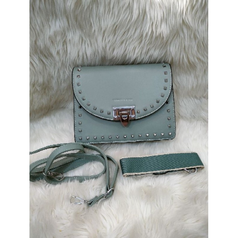 Tas import Charles and Keith