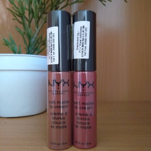 NYX Professional MakeUp Soft Matte Lip Cream Matte Lipstick Make Up (Lipstik Ringan, Warna Intens)