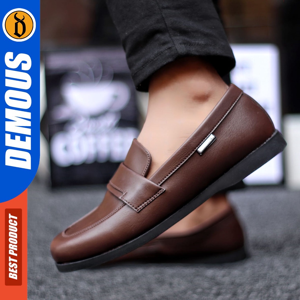 DEMOES Albed - Sepatu Slip On Pria Casual