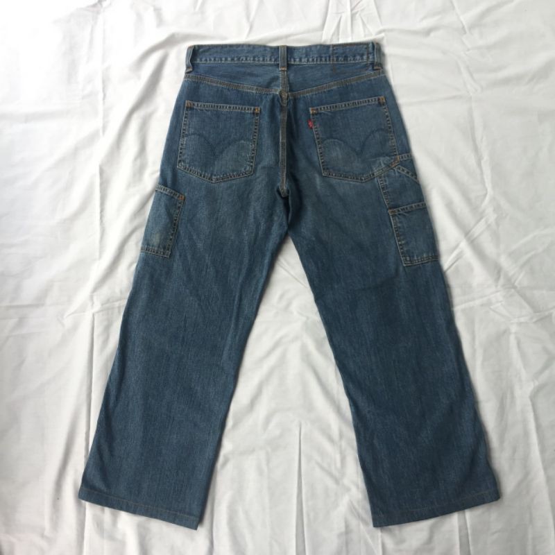 Carpenter Levis