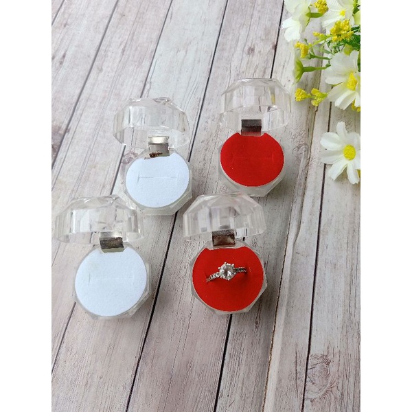 kotak cincin akrilik