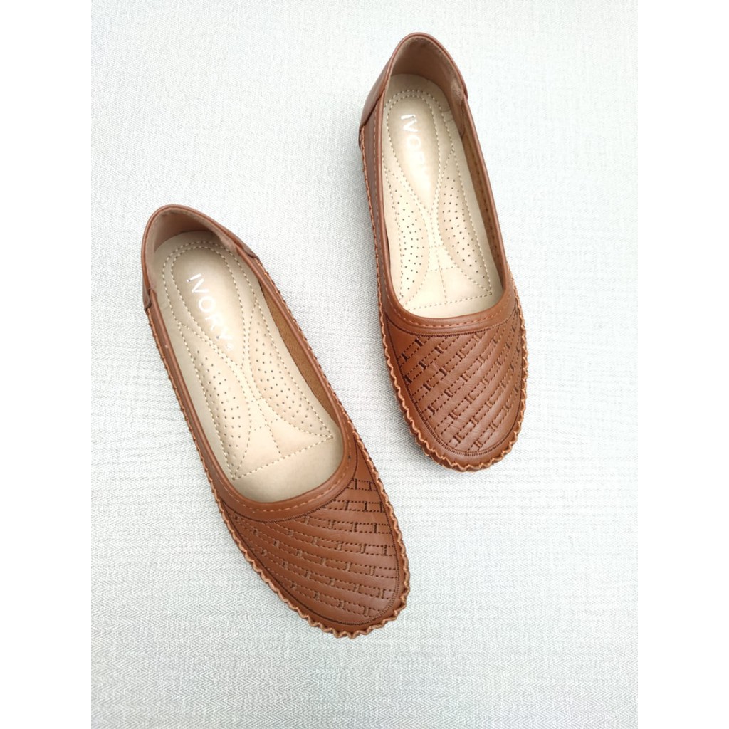 Ivory Sepatu Wanita Moccasin Flat J8988