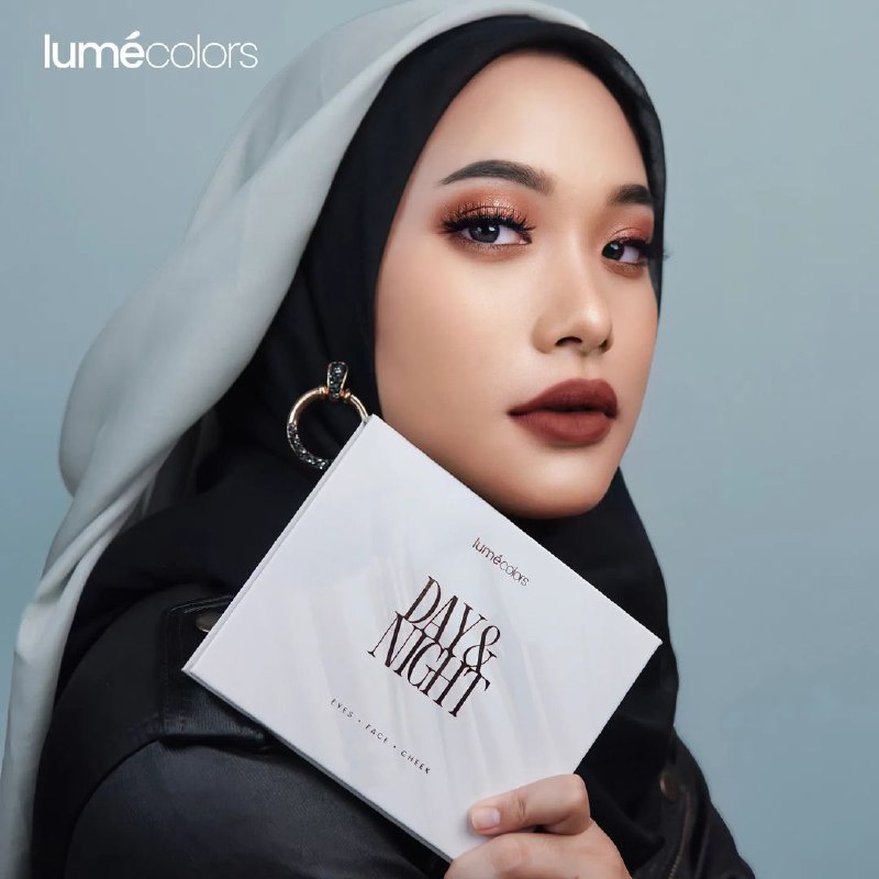 Image of Lumecolors Day & Night Palette Eyeshadow 12 Colors (Eyes, Face and Cheek) + Brush #7