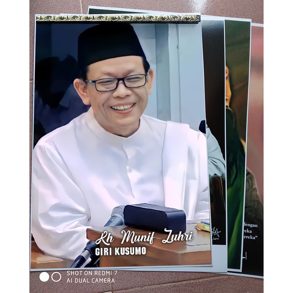 POSTER kh munif zuhri giri kusumo  BAHAN LUSTER UV AWET ANTI GORES EFEK DOFF