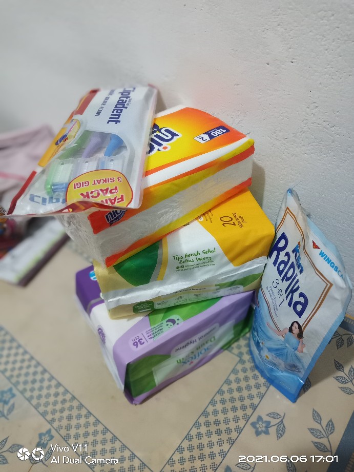 Rapika 3 In1 Pelembut Pakaian 400ml Wangi Refill (no.202)