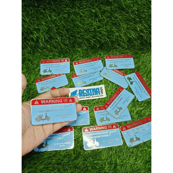 emblem emblim vespa warning safety deck untuk semua vespa biru