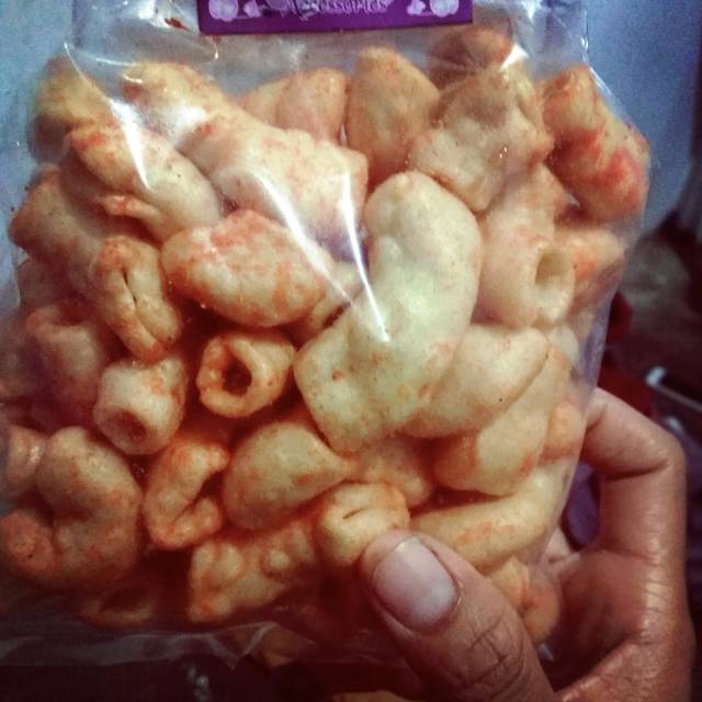 

Makroni krupuk dengan varian rasa pilih di bawah