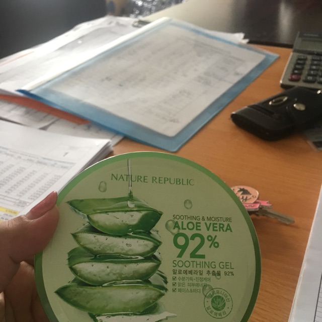 

Aloe Vera natural republic original untuk kulit kering menghilangkan jerawat