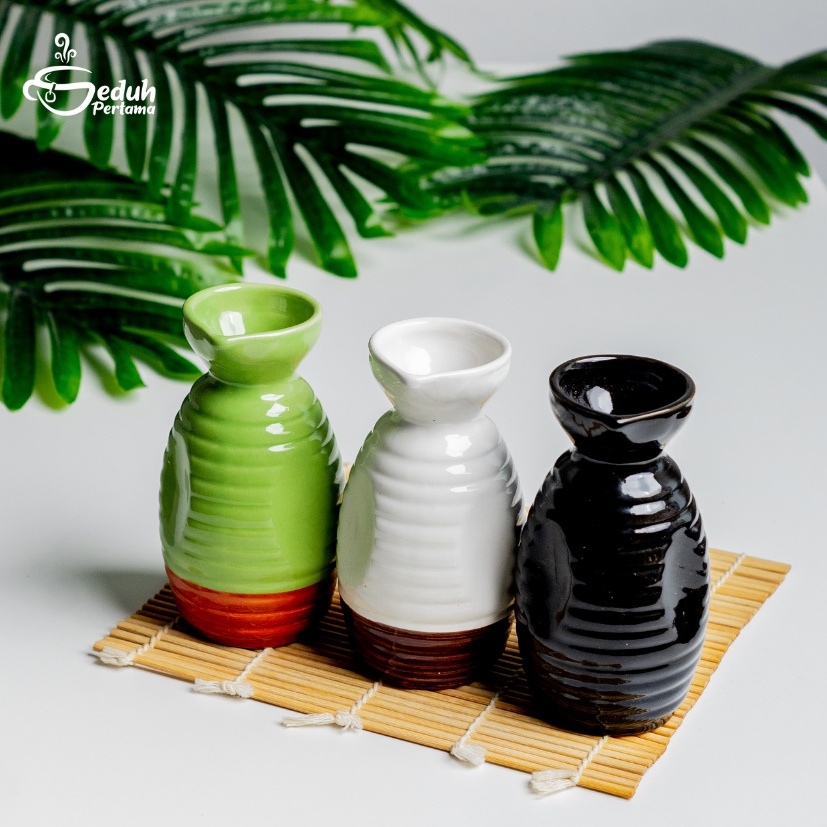 

Seduh Pertama Baka Teko Sake - Gelas Server Ceramic - Mug Keramik Kopi V60 - Decanter Jug