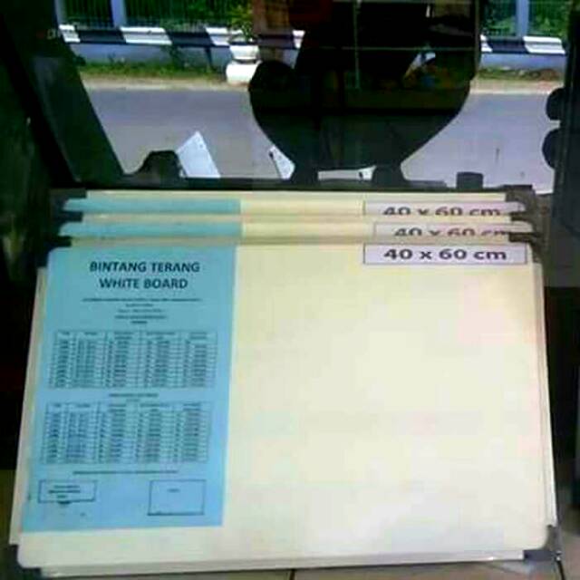 

White Board Gantung 40x60cm