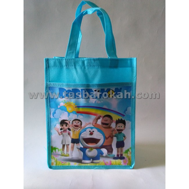 

Tas Ultah Anak | Tas Ulang Tahun Anak Karakter Doraemon | Goodie Bag Sablon Ultah Anak