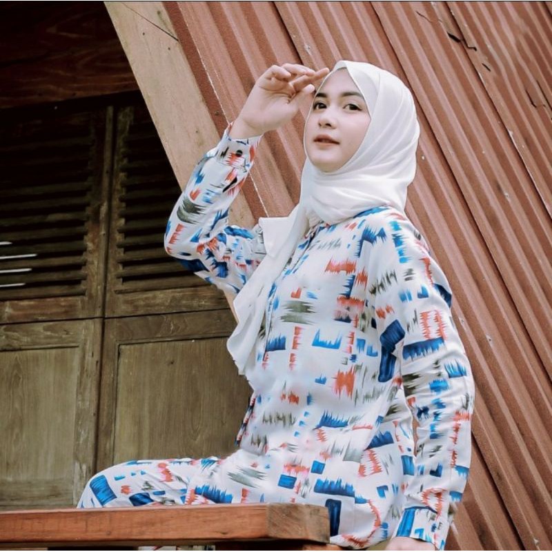 Setelan Wanita Kemeja Celana Kekinian