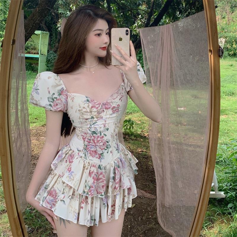 French retro floral dress wanita musim panas temperamen kerah persegi lengan puff kecil pinggang tip