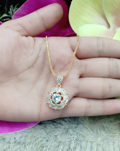 Kalung Dan Liontin motif bunga