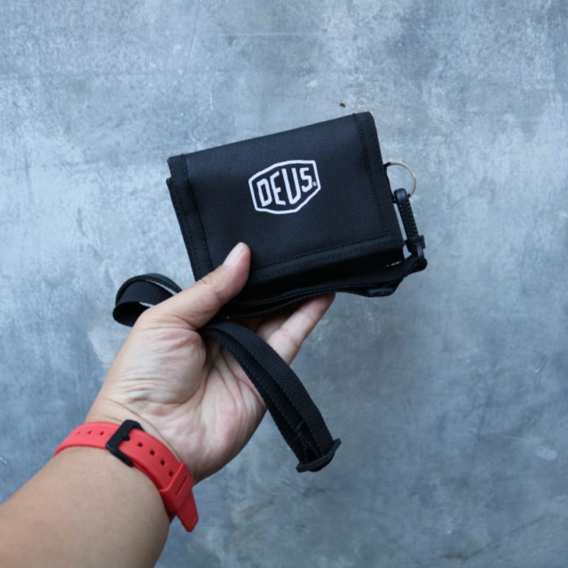 Dompet pria trifold gaines deus dengan strap