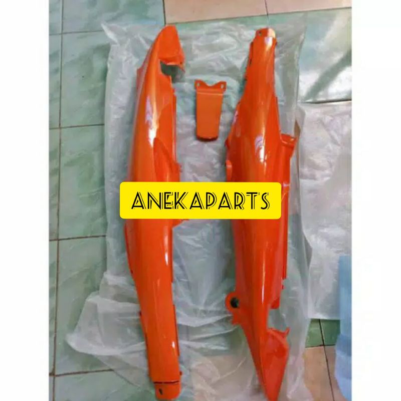 body belakang Jupiter z lama oren