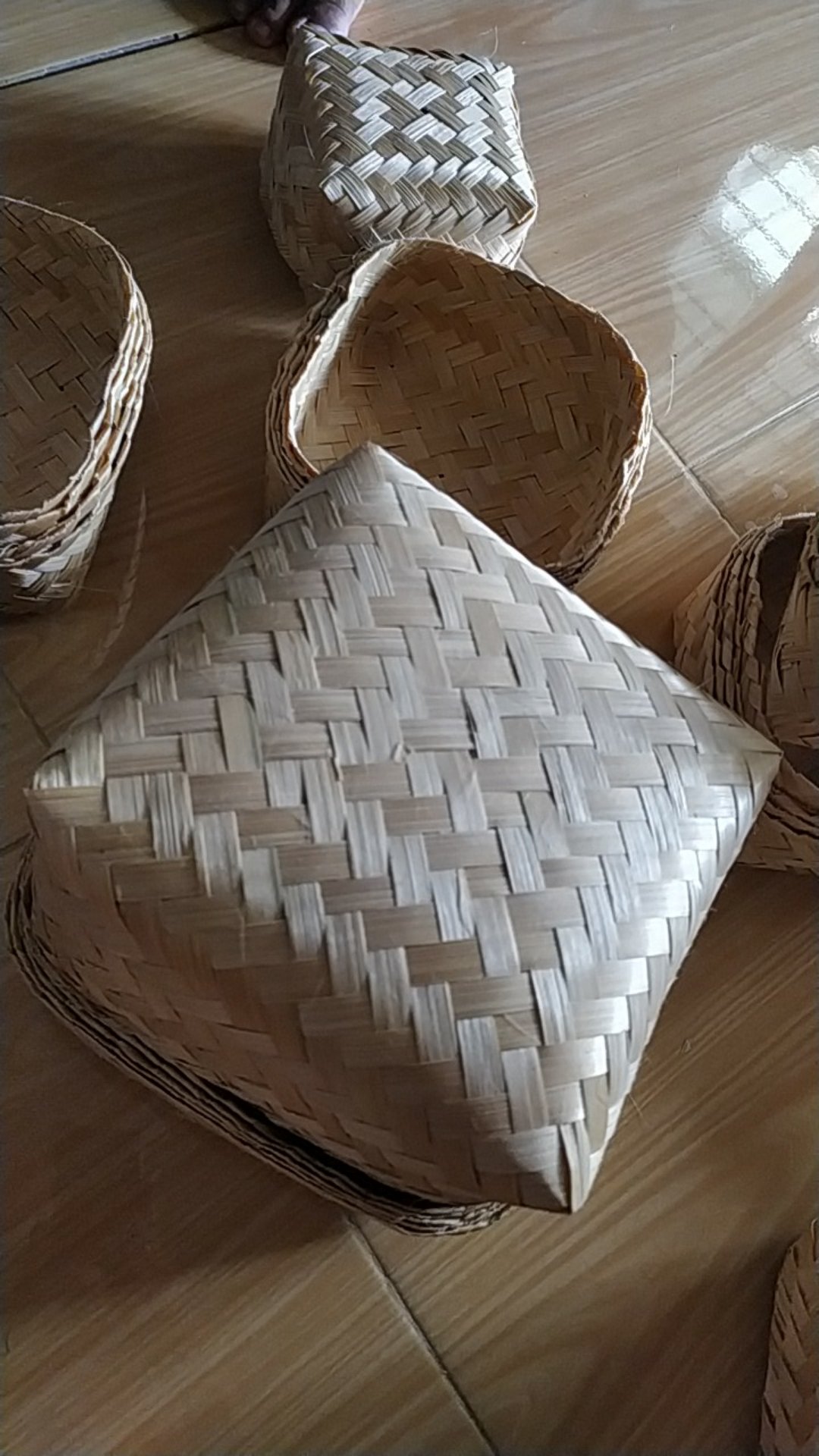 Besek Bambu 20*20*11 Besek Nasi Bambu