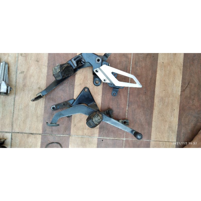 footstep depan sonic supra GTR