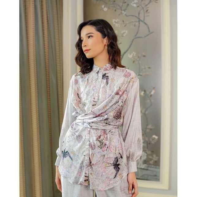 wonderful harmony wrap shirt cream - wonderful harmony overlap - wonderful harmony ruffle tunik bena