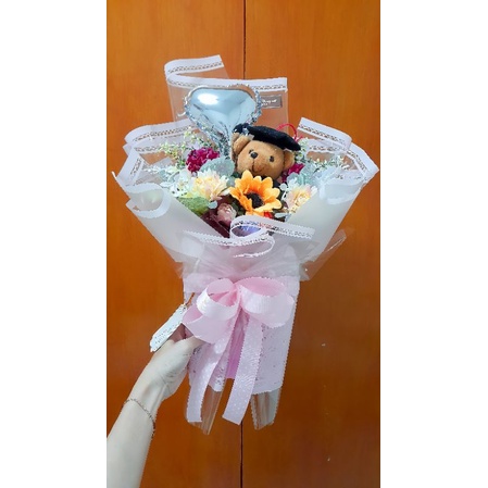 Mamim Bouquet. buket wisuda, boneka, balon dan bunga