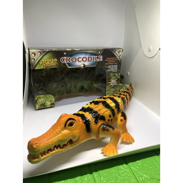 MAINAN BUAYA CROCODILE BISA JALAN MUSIK +LAMPU