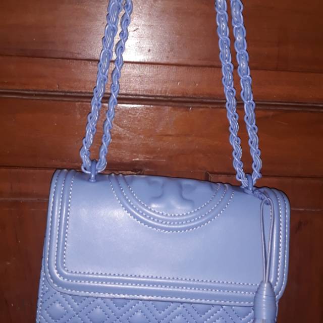 Tas biru tory burch