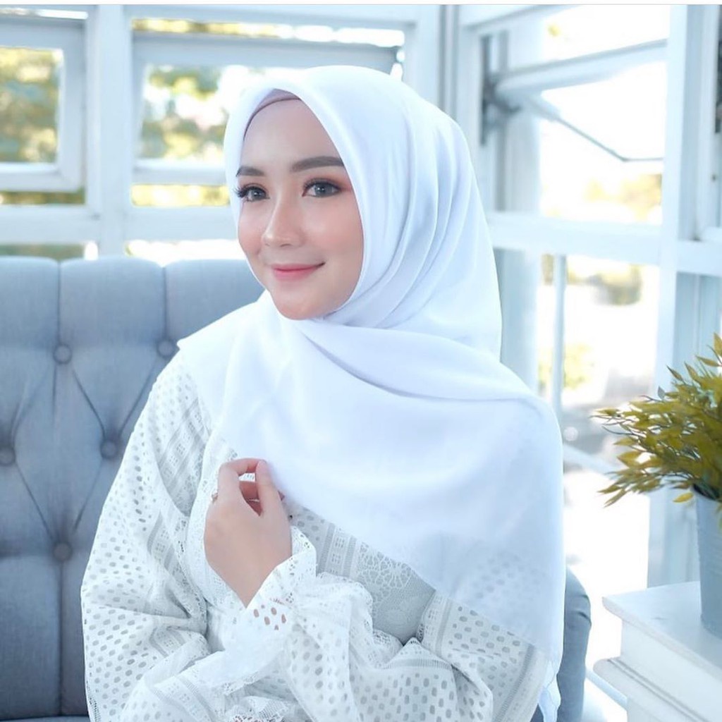 BELLA SQUARE HIJAB SEGIEMPAT 