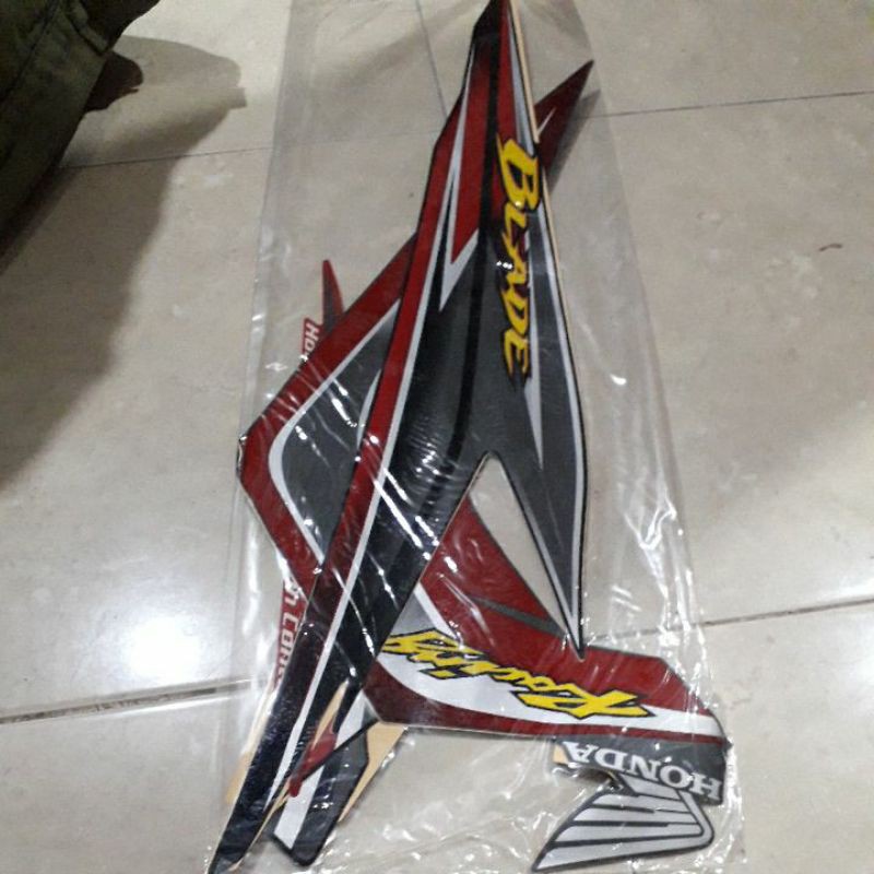STRIPING STIKER HONDA BLADE 2011