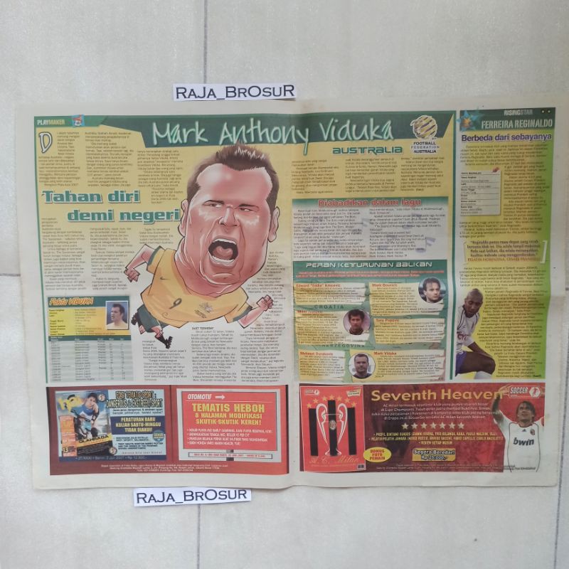 Rubrik koran soccer playmaker Mark Viduka jersey timnas Australia