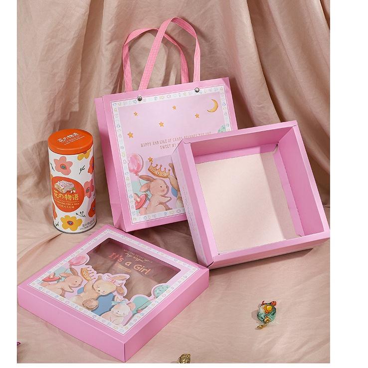 

Lebih Puas Premium Hampers Box Gift Bag / Kotak Mika Kado Hadiah Bayi Lahiran Newborn Baby Parcel / Dus Kue / Kardus Souvenir One Month Manyue