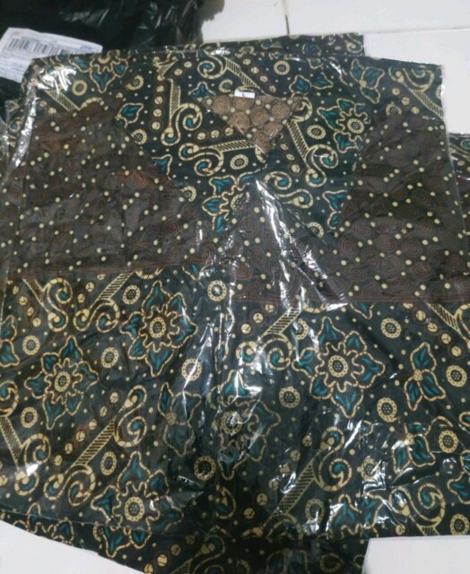 Batik Couple Keluarga//sarimbit Batik//sragam Batik//batik Premium//batik9057