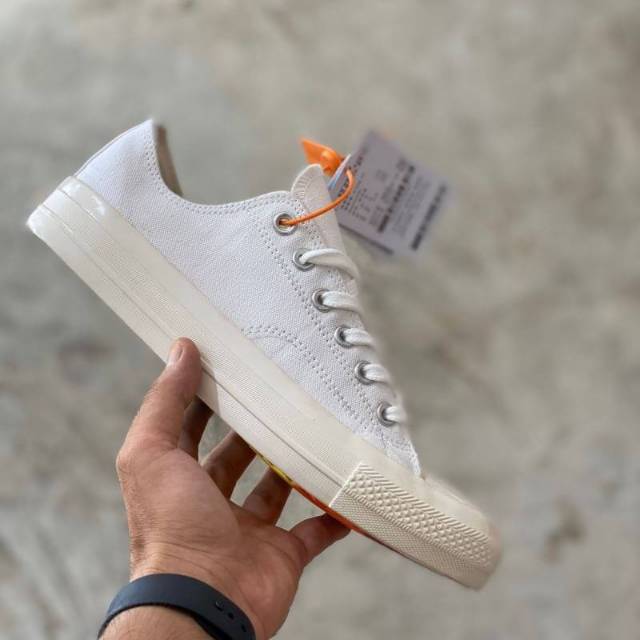 SEPATU CONVERSE RAINBOW (PUTIH PENDEK)