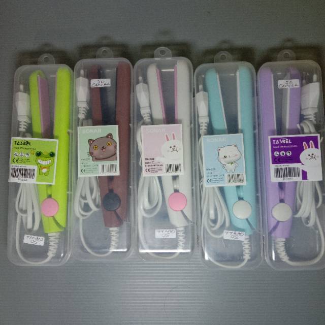 Catok rambut mini . Hair straightener