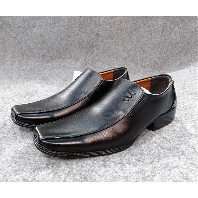  Sepatu pansus  pantofel kulit kerja formal pesta laki laki 
