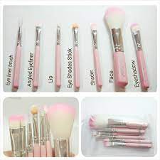 Kuas Blush On Hello Kitty Brush 7 Pcs