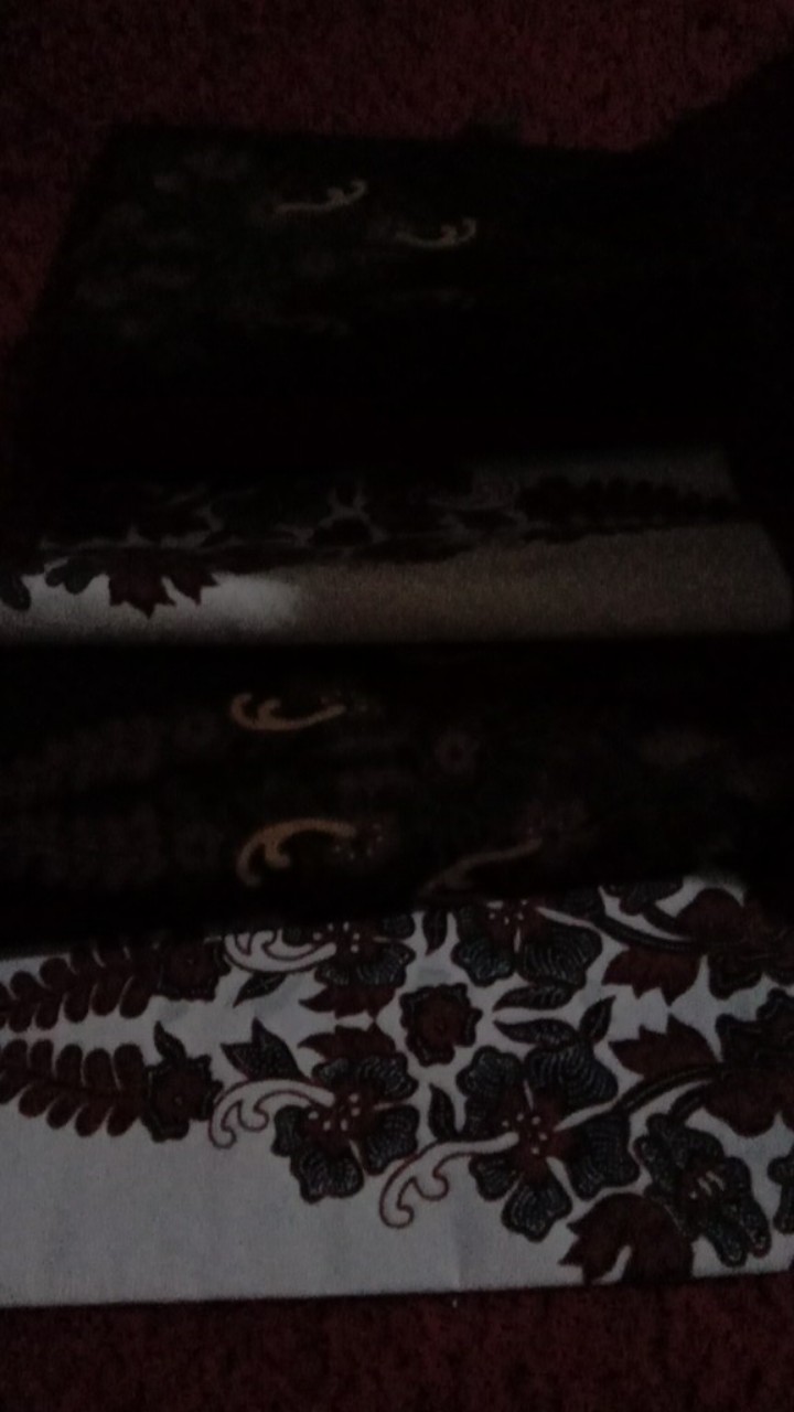 Kain Batik Solo Motif Sogan Gunungan Bunga Warna Dasar Putih A