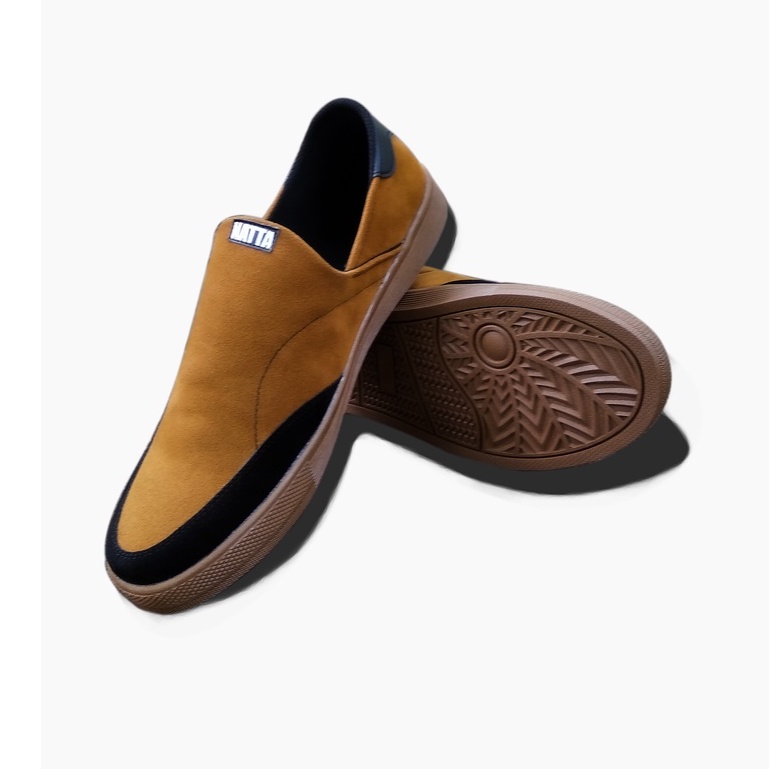 Sepatu Sneaker pria tanpa tali original 100% coklat