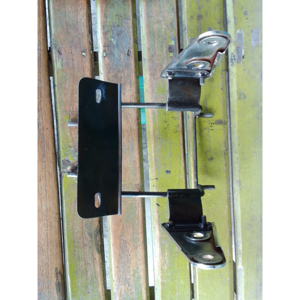 breket dudukan pangkon kupingan lampu reflektor depan motor Honda Tiger lama Tiger 2000 original