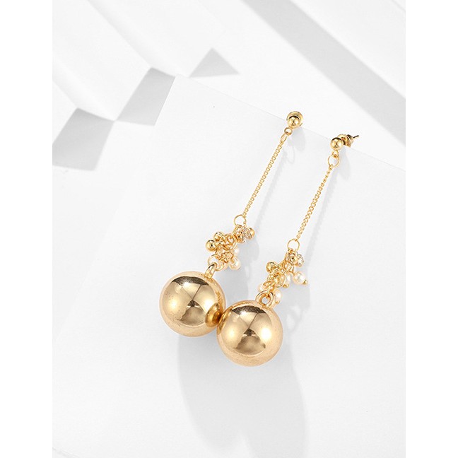 LRC Anting Tusuk Fashion Gold Pearl Round Earrings D19350