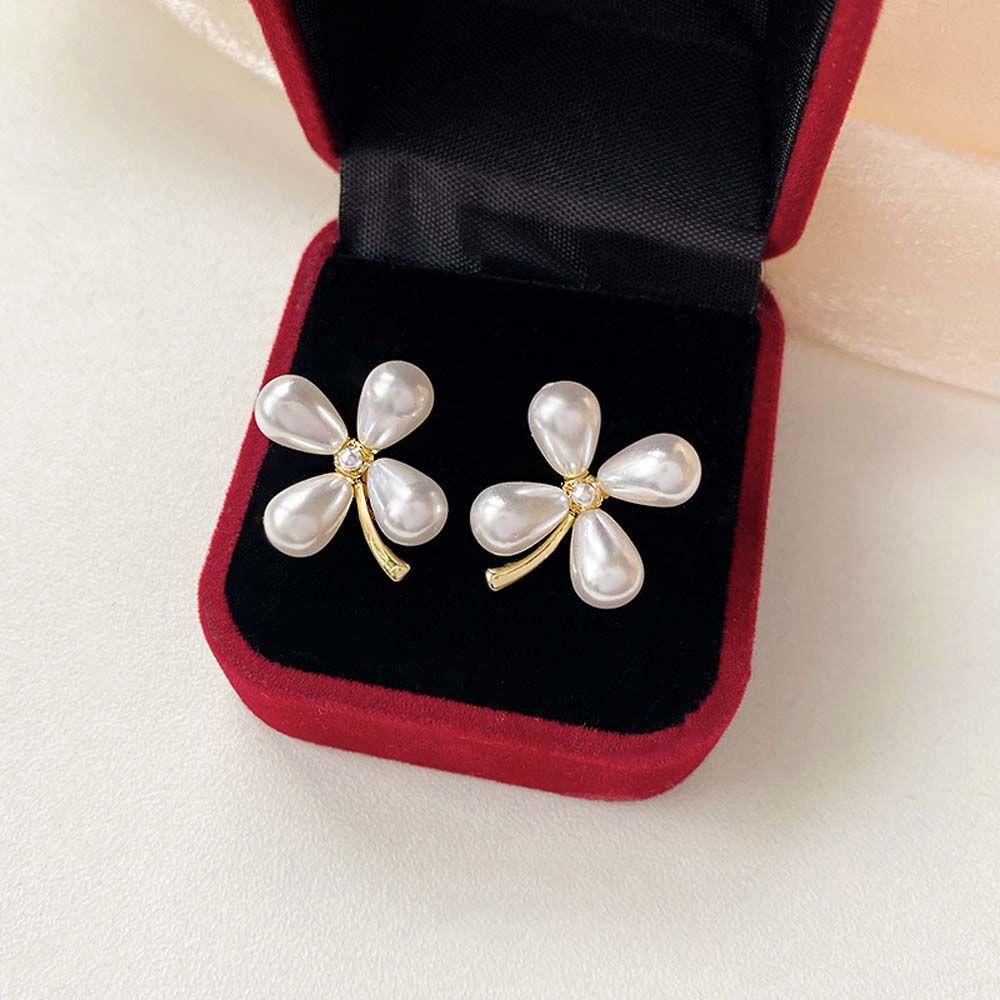 Mxbeauty Stud Earring Temperamen Bunga Sederhana Mutiara Imitasi Aksesoris Telinga Wanita Anting Korea