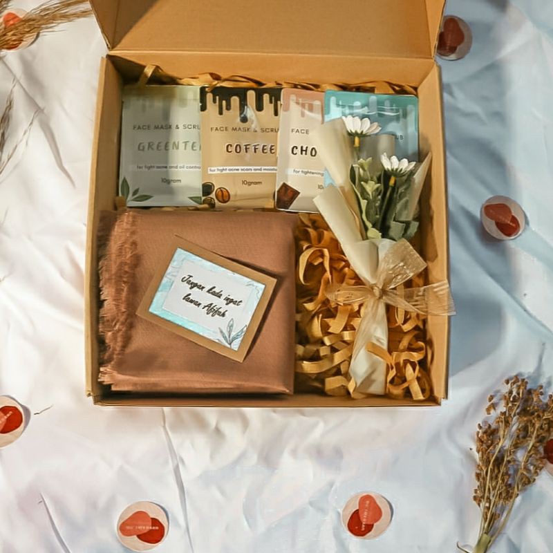 

Hadiah / Kado / Gift Box / Hampers ( PAKET CANTIK )