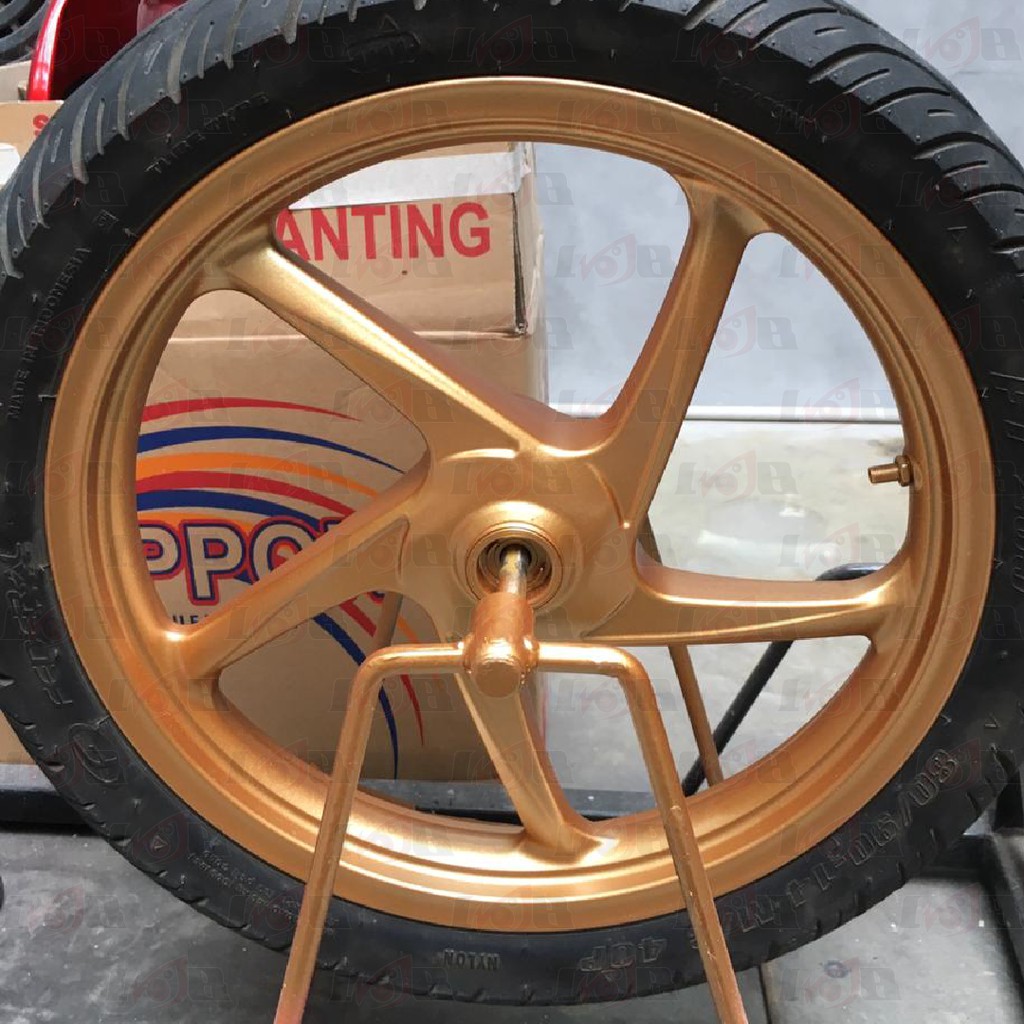 SAPPORO ULTIMATE RCB Gold M78 Cat Semprot Aerosol Paint Metallic