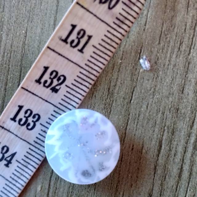 Kancing hias kristal